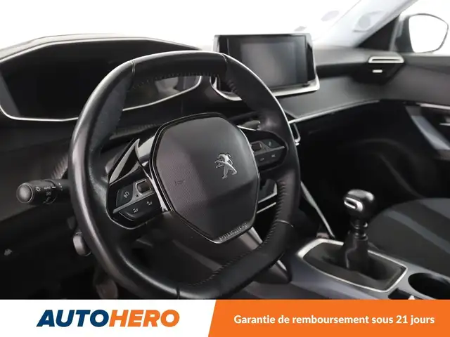 Peugeot 2008 view 11