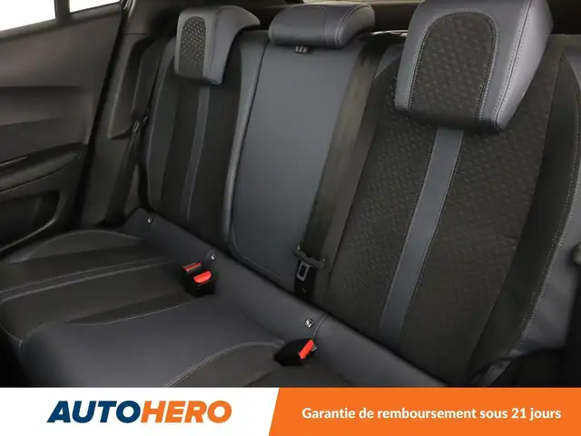 Peugeot 2008 view 14