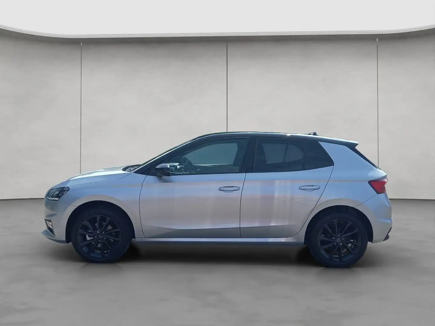 Skoda Fabia 1.0 TSI DSG NAVI LED RFK PDC Argento - 2