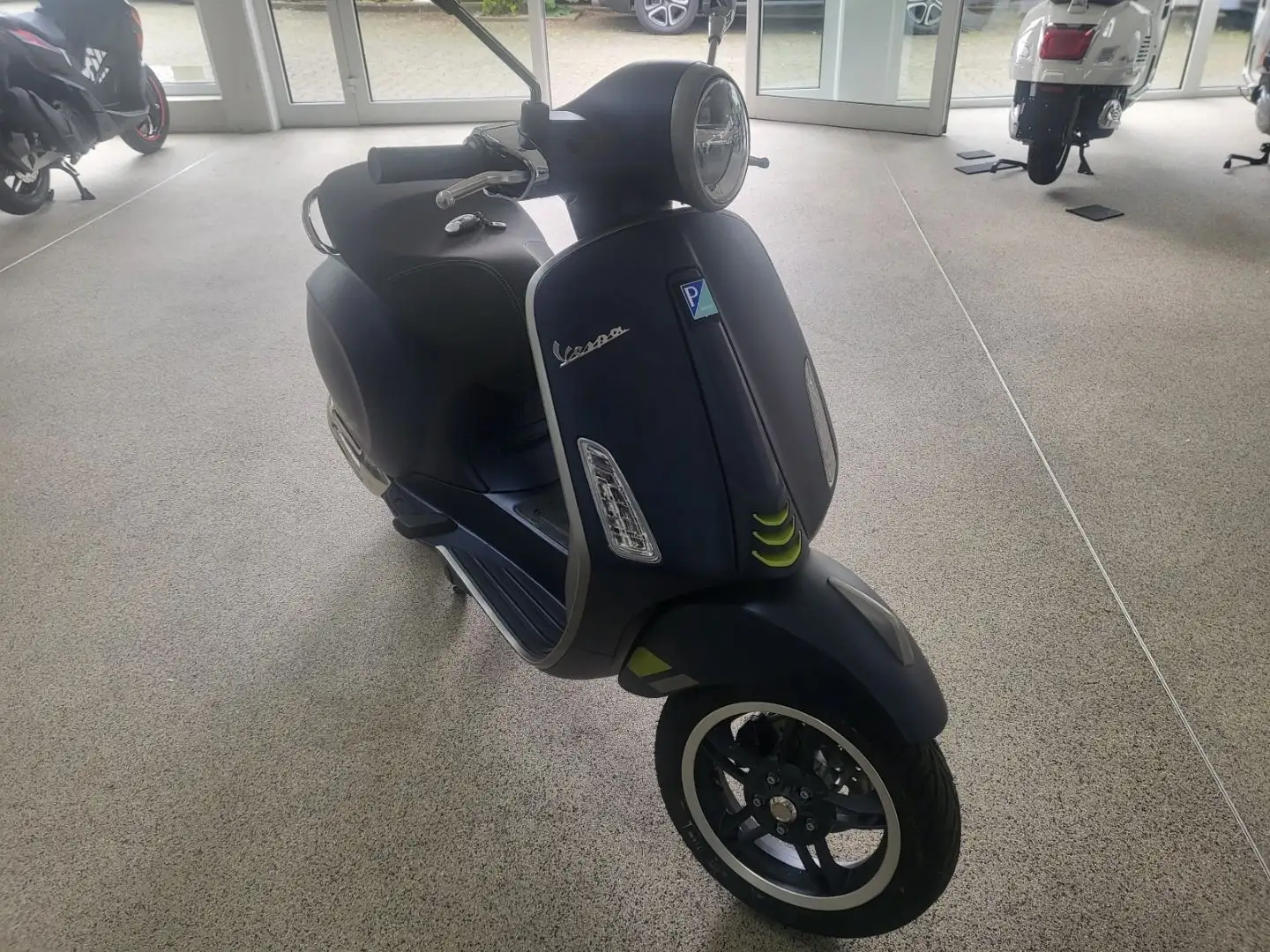 Vespa Primavera 125 Tech E5+ Blue Matt Bleu - 2