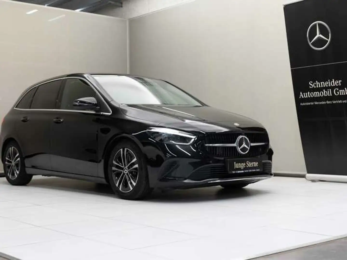 Mercedes-Benz B 180 Österreich-Edition SpurW LM W-Paket Navi Schwarz - 2