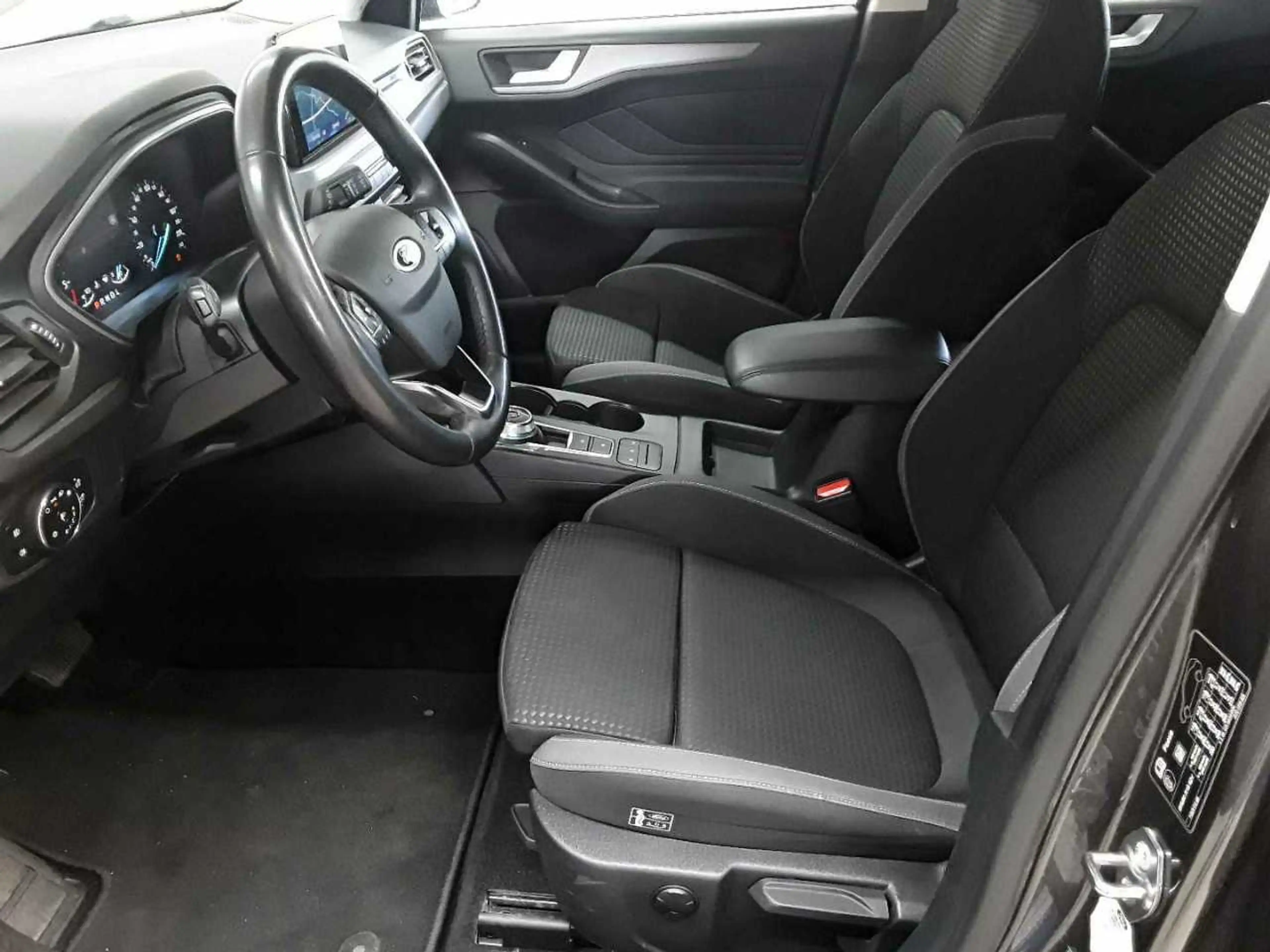 Ford Focus Focus Turnier 1.5 EB Aut. COOL&CONNECT — photo 3