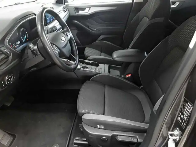 Ford Focus view 3