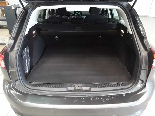 Ford Focus view 8