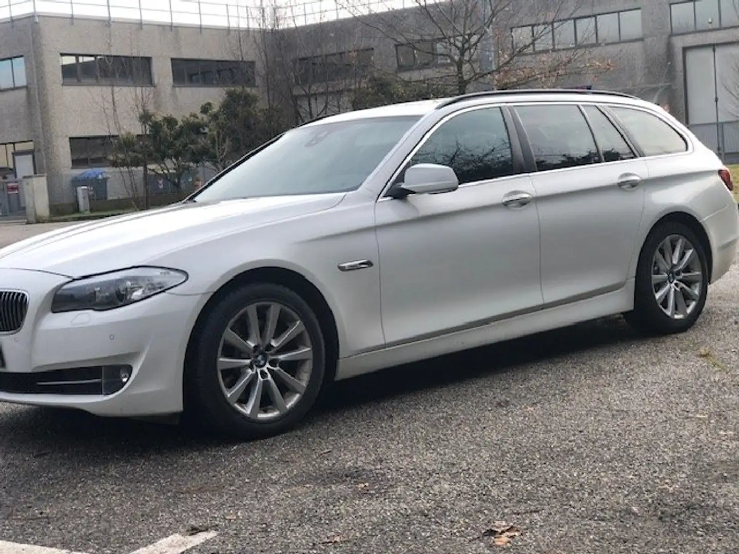 BMW 525 525d Touring xdrive Luxury auto E6 Bianco - 2