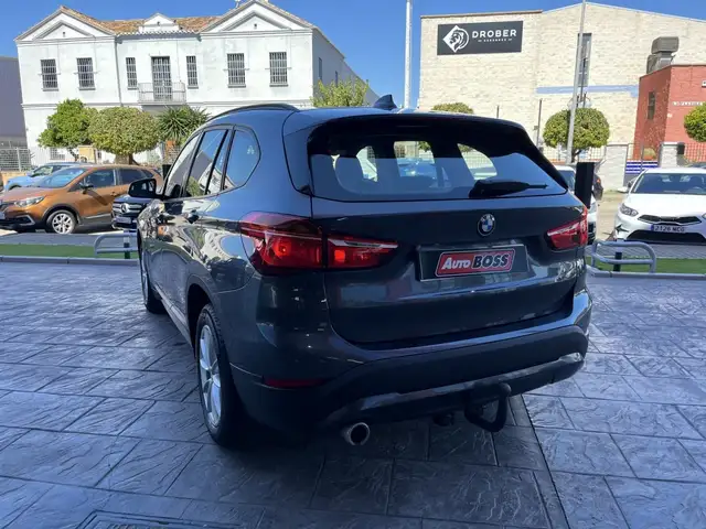 BMW X1 view 8
