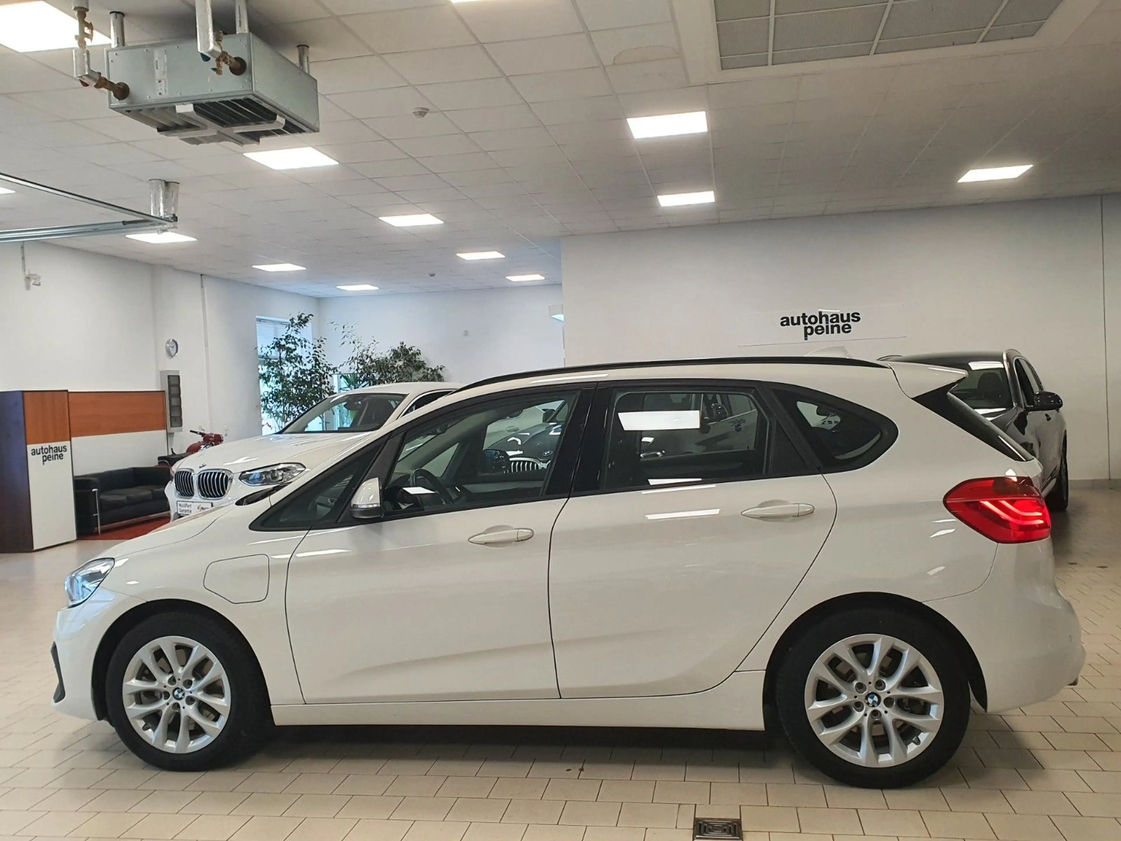 BMW 225 225eAT xDrive Advantage Aut/Navi/LED/Tempom/HiFi — photo 7