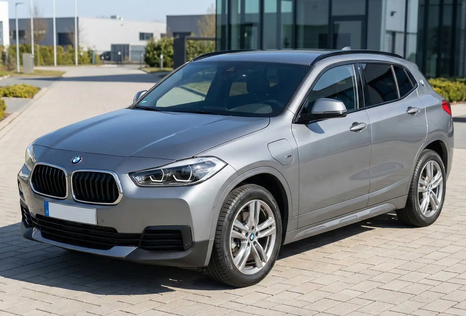 BMW X2 M X2 Plug-In-Hybrid xDrive25e Sport Grey - 1