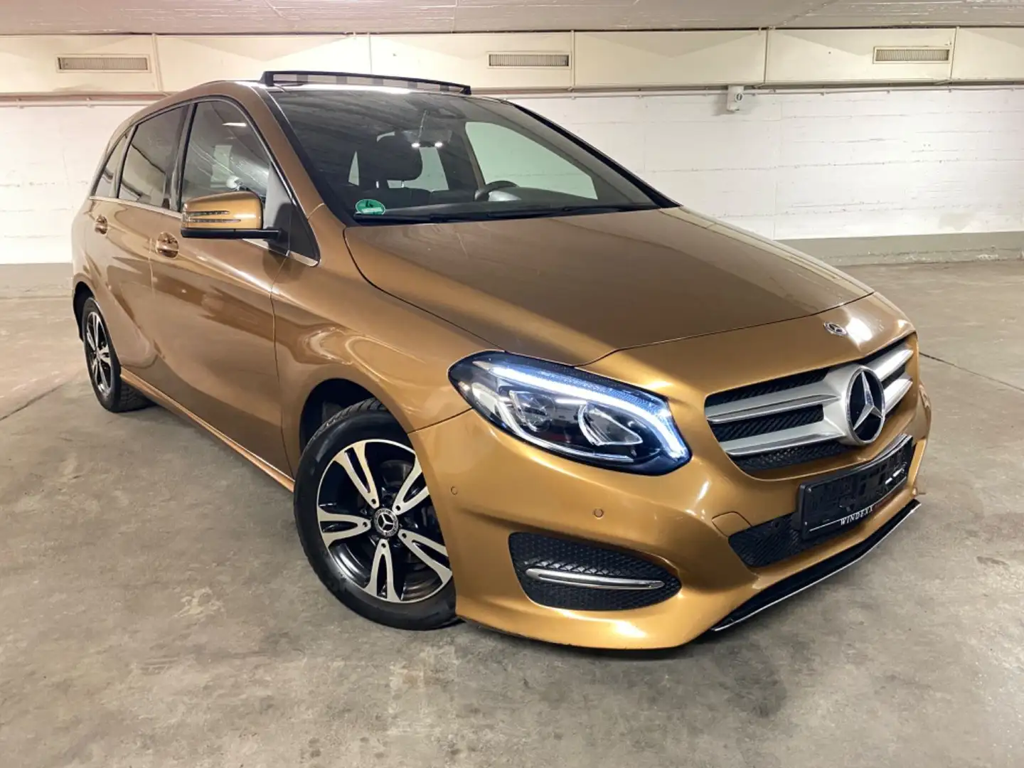 Mercedes-Benz B 180 d *Style*LED*Panorama*Kamera*Navi*SHZ*PDC.. Gold - 1