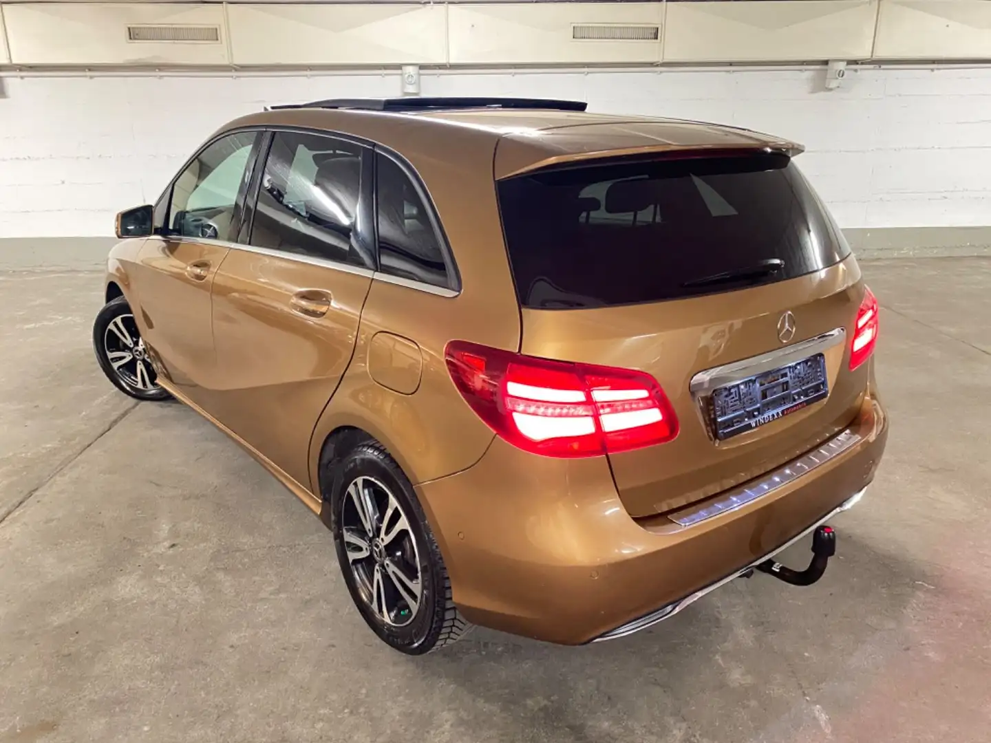 Mercedes-Benz B 180 d *Style*LED*Panorama*Kamera*Navi*SHZ*PDC.. Gold - 2