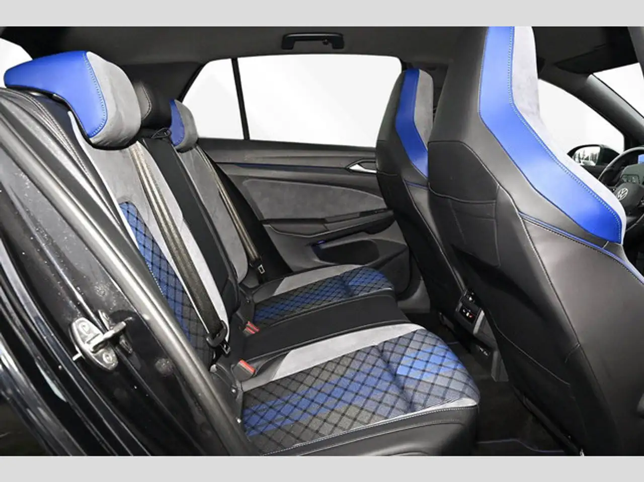 Volkswagen Golf VIII 2.0 TSI 4 Motion DSG R 7