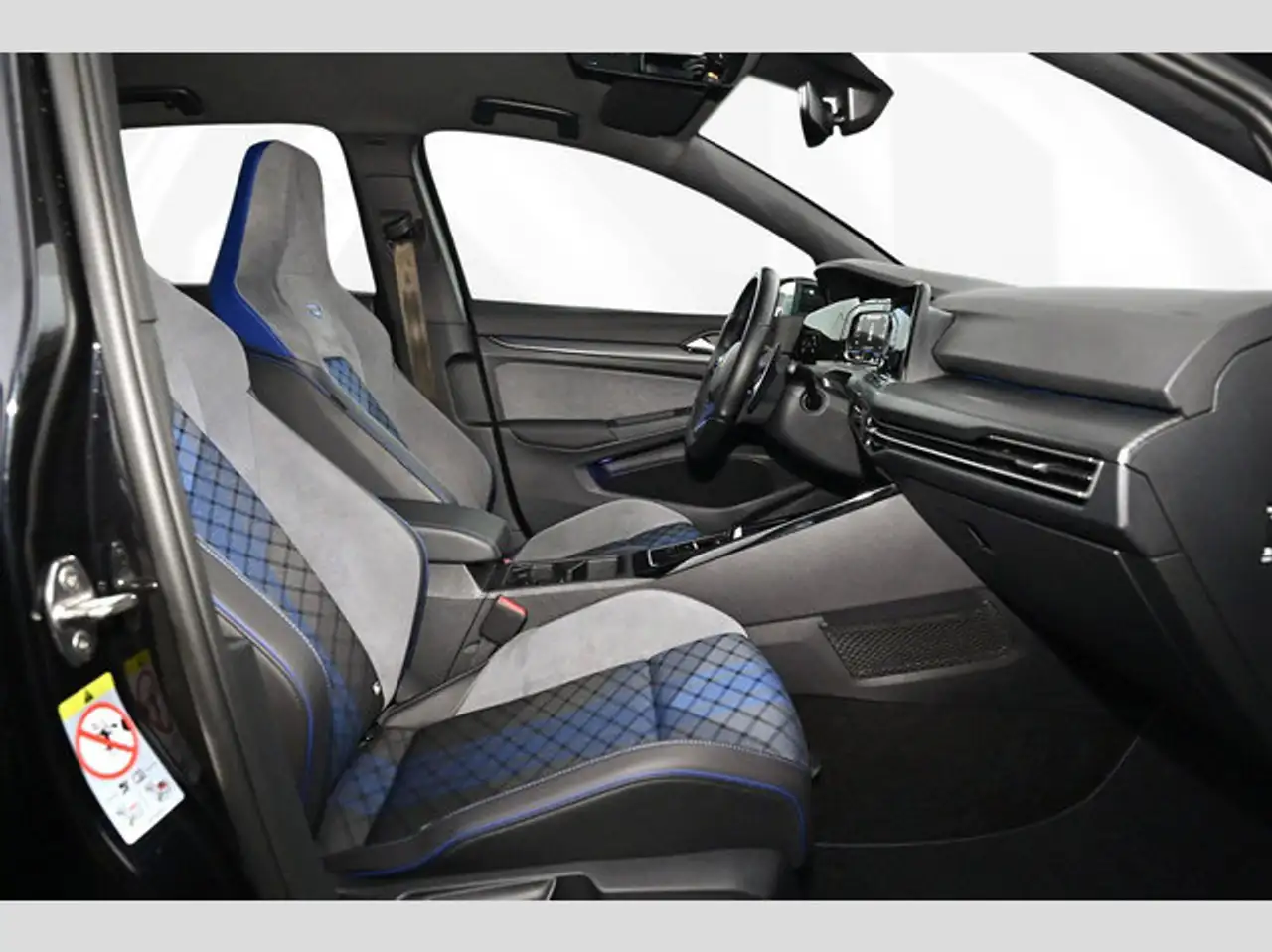 Volkswagen Golf VIII 2.0 TSI 4 Motion DSG R 6