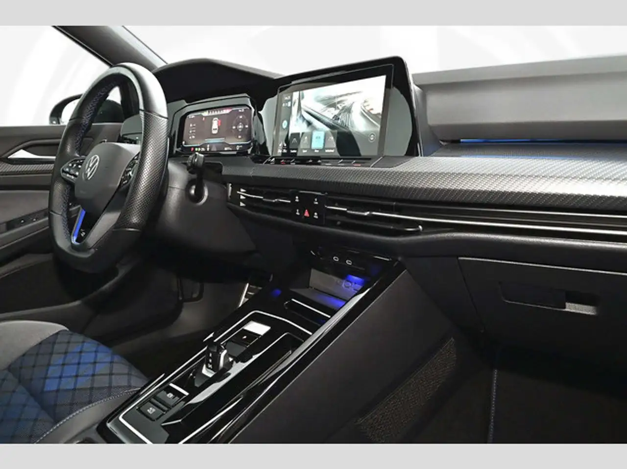 Volkswagen Golf VIII 2.0 TSI 4 Motion DSG R 11