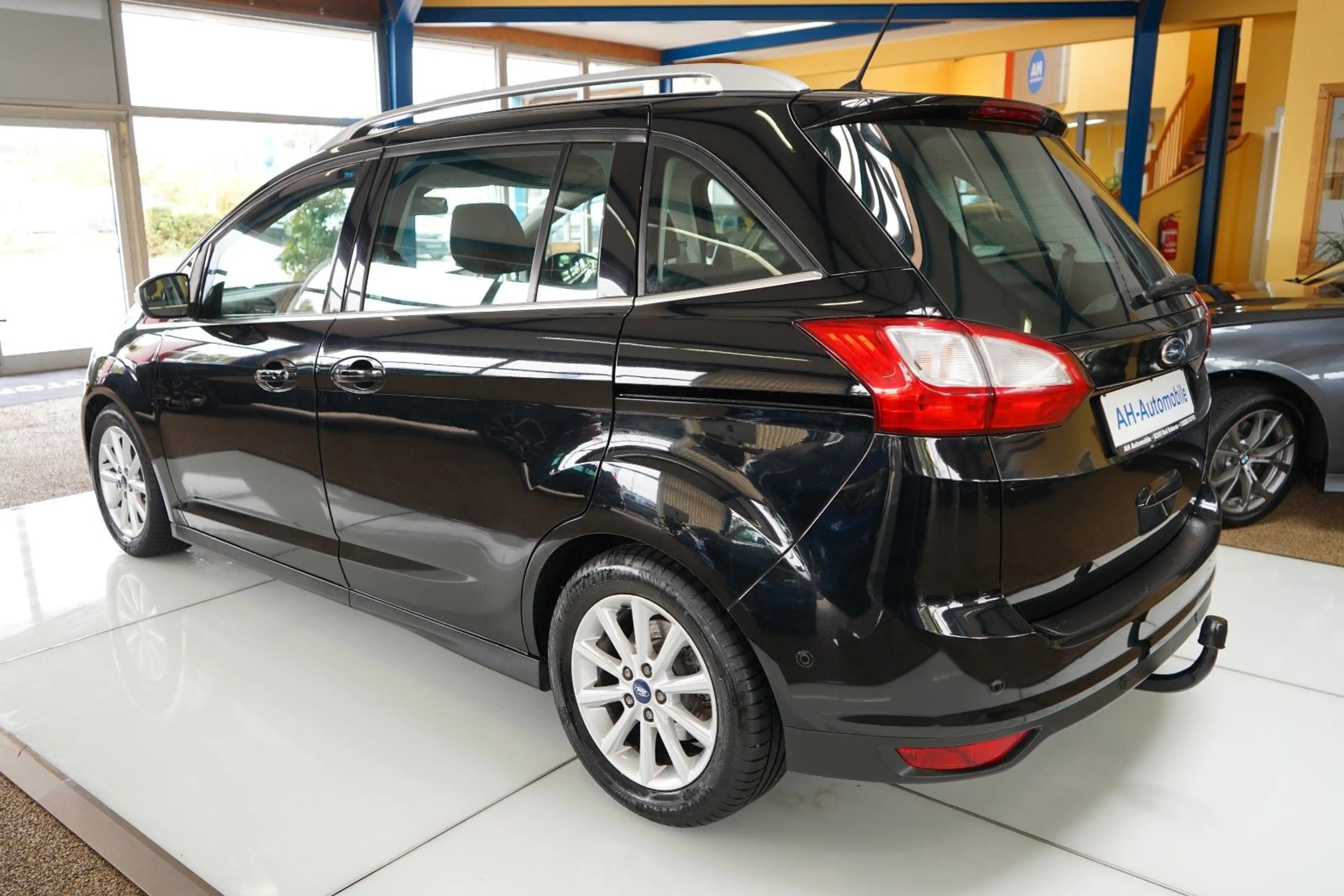 Ford Grand C-Max Grand C-MAX Titanium NAVI / KLIMA / PDC — photo 3