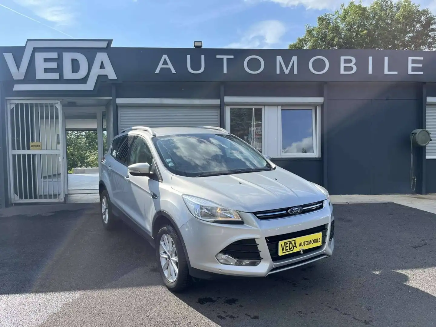 Ford Kuga II 1.5 EcoBoost 150ch Stop&Start Titanium 4x2 Gris - 1