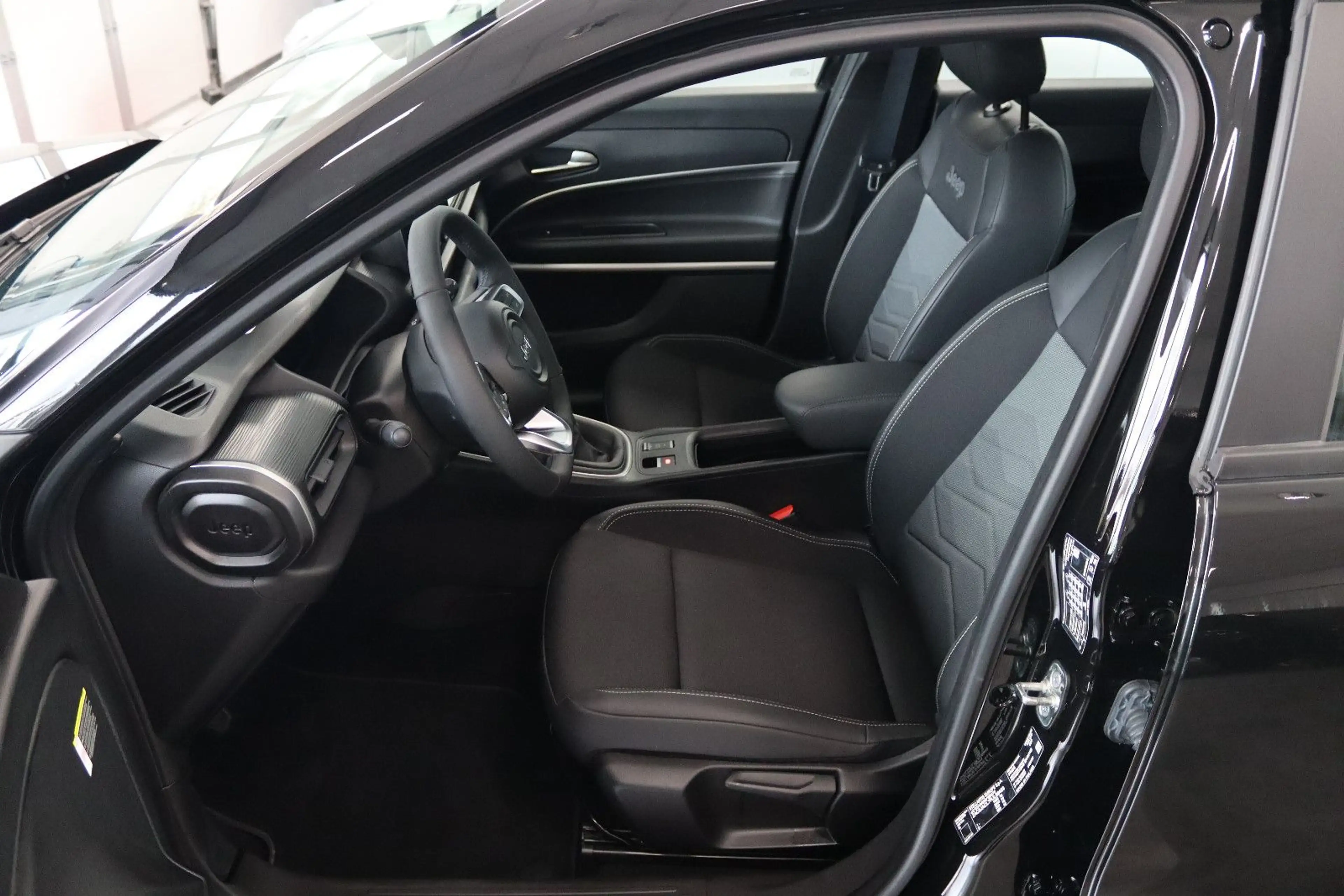 Jeep Avenger 1.2 Altitude * 1.HAND * — photo 9