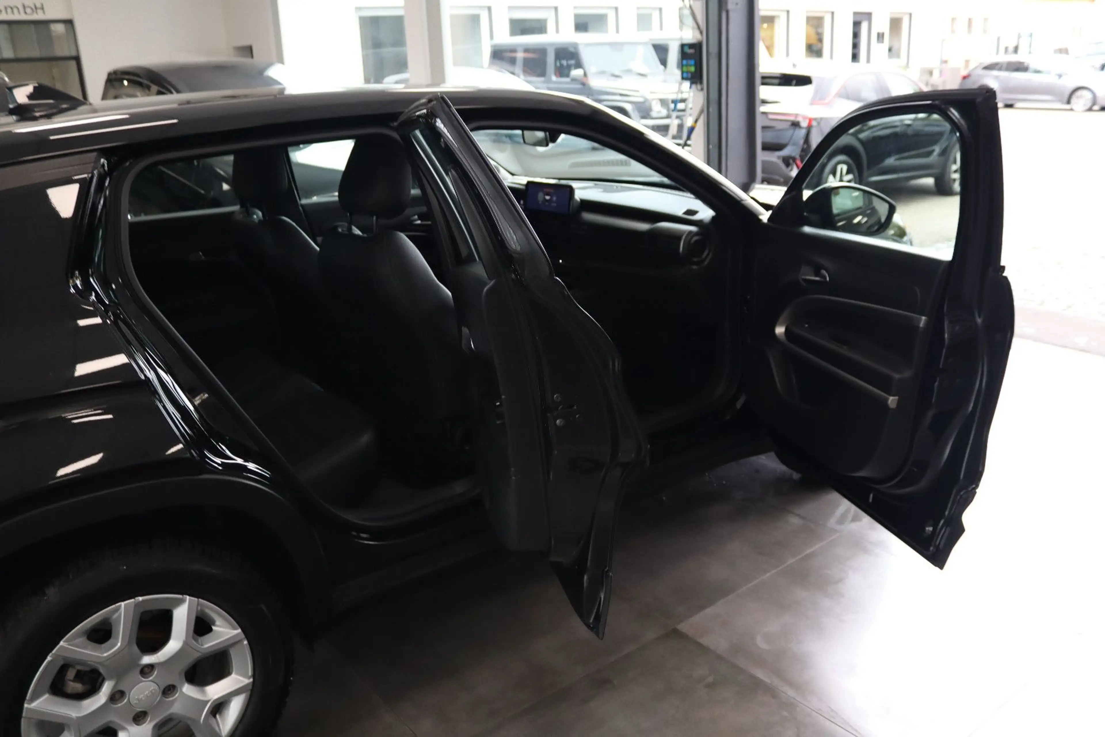 Jeep Avenger 1.2 Altitude * 1.HAND * — photo 8