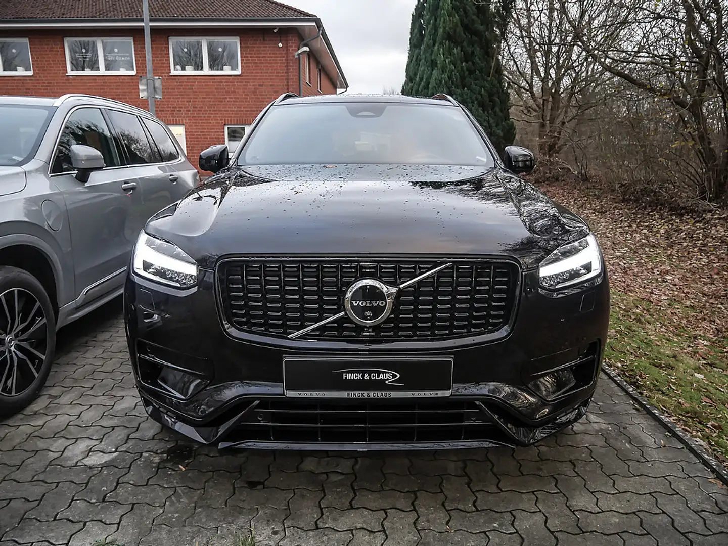 Volvo XC90 B5 AWD Plus Dark 360° AHK LUFTFEDERUNG Schwarz - 2