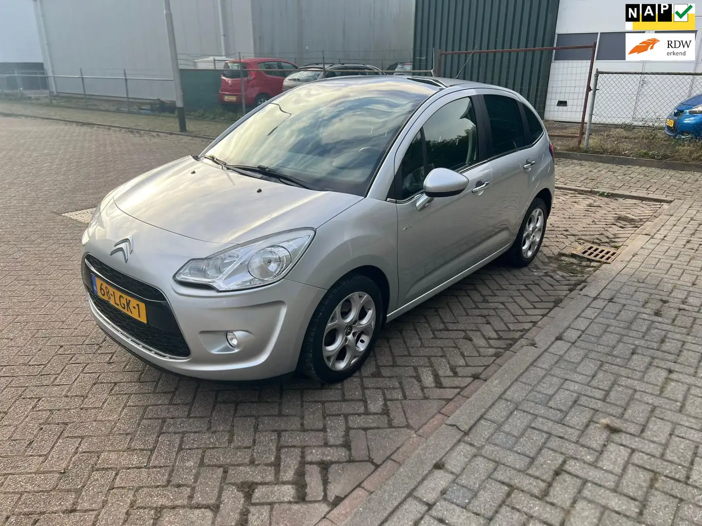 Citroen C3 1.6 VTi Exclusive Automaat Nwe Disb Ketting Mist L Grau - 1