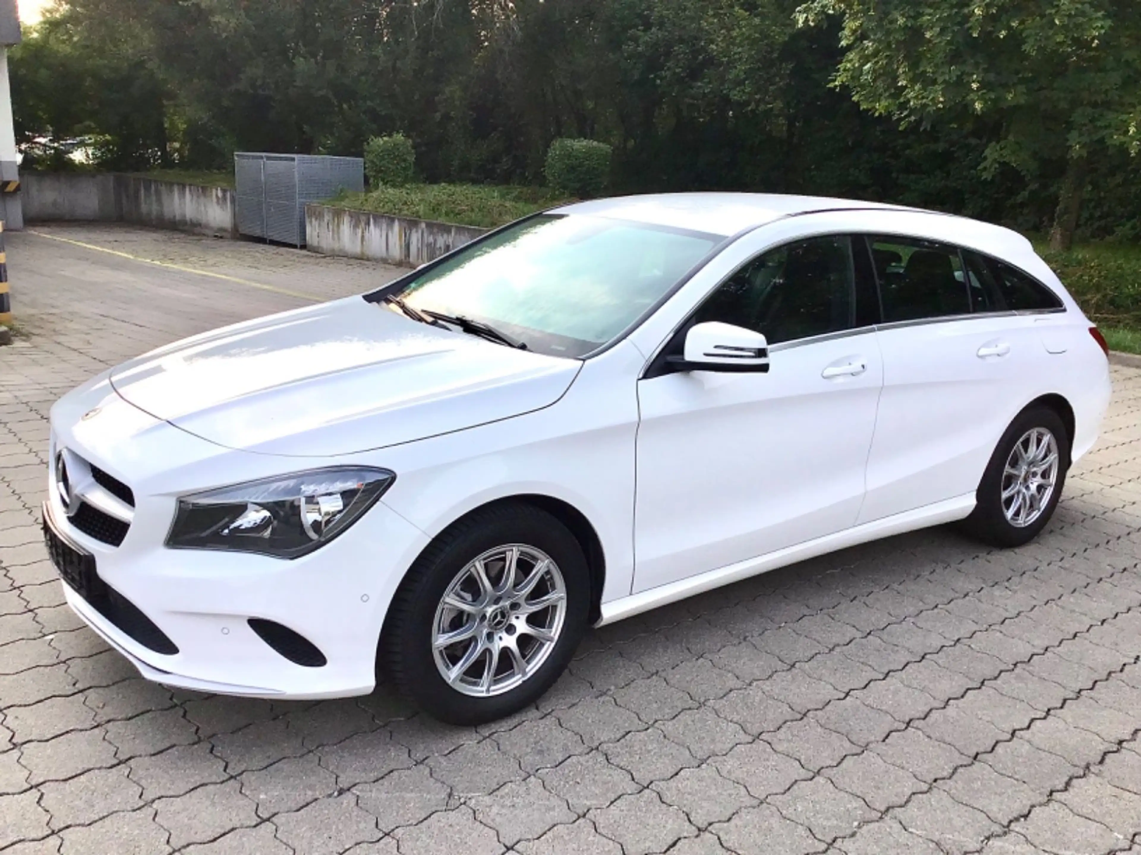 Mercedes-Benz CLA 200 CLA 200d Sh.Brake Aut. NAVI/PDC/AHK/SHZ-TÜV NEU! — photo 5