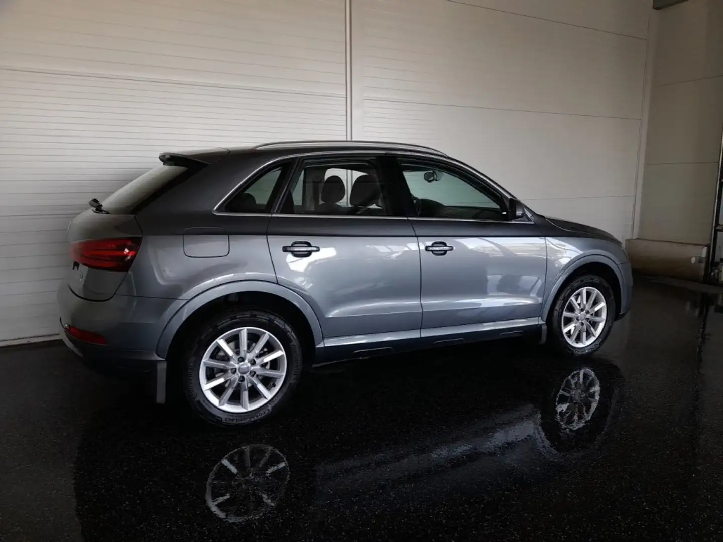Audi Q3 quattro 2,0 TDI *XENON PLUS / TEMPOMAT / PDC / 2 ZONEN KLIMA* Grau - 2