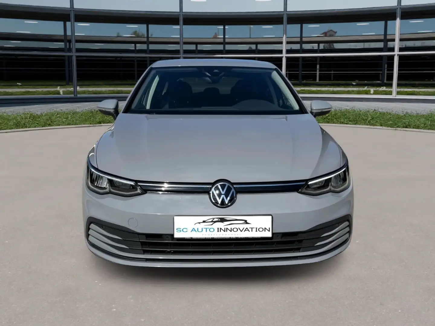 Volkswagen Golf VIII 1.5 TSI "United"+SHZ+LED+DAB+Tempo+++ Grau - 2