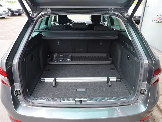 Skoda Superb view 12