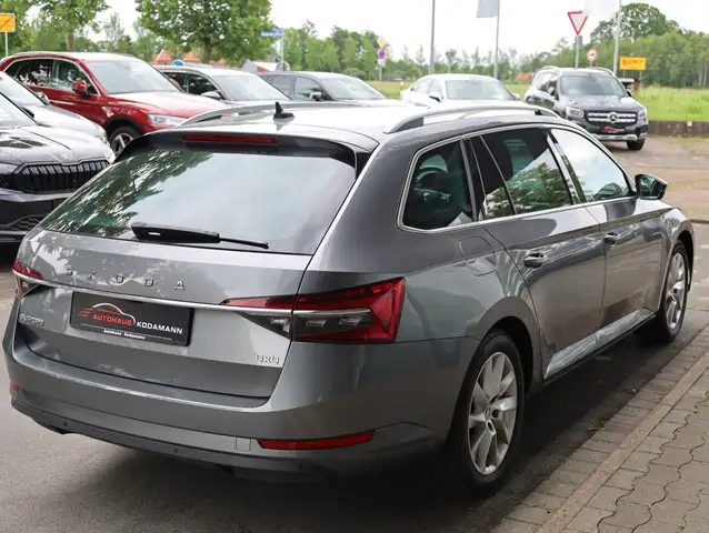 Skoda Superb view 10