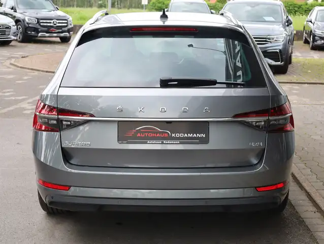 Skoda Superb view 9