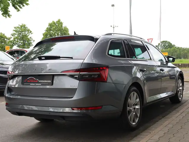 Skoda Superb view 11