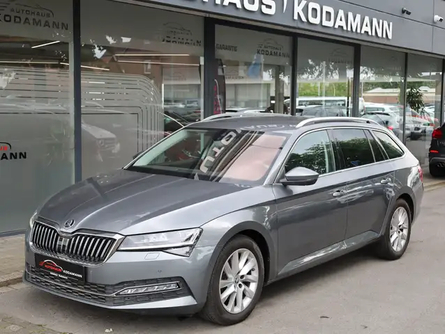 Skoda Superb view 5