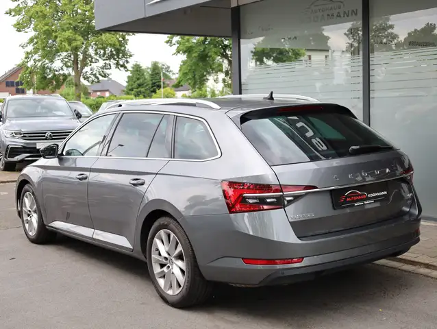 Skoda Superb view 7