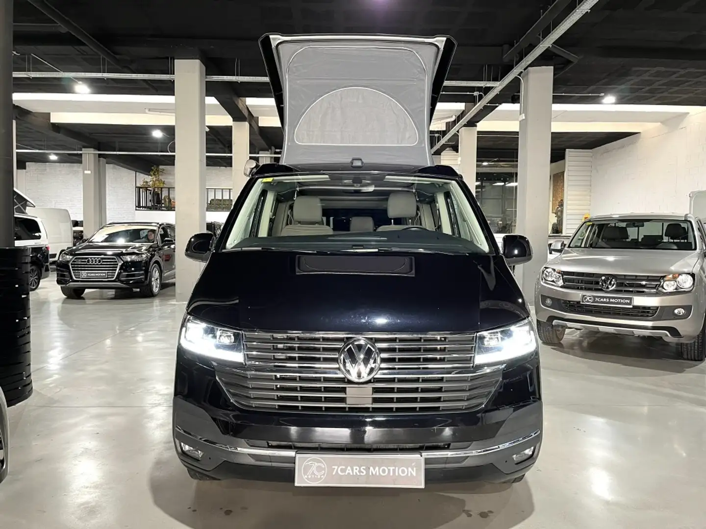 Volkswagen T6 California 2.0TDI BMT Beach Tour DSG 146kW Zwart - 2