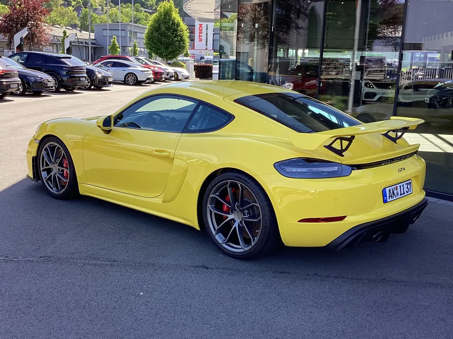 Porsche Cayman 718 Cayman GT4 Gelb - 1