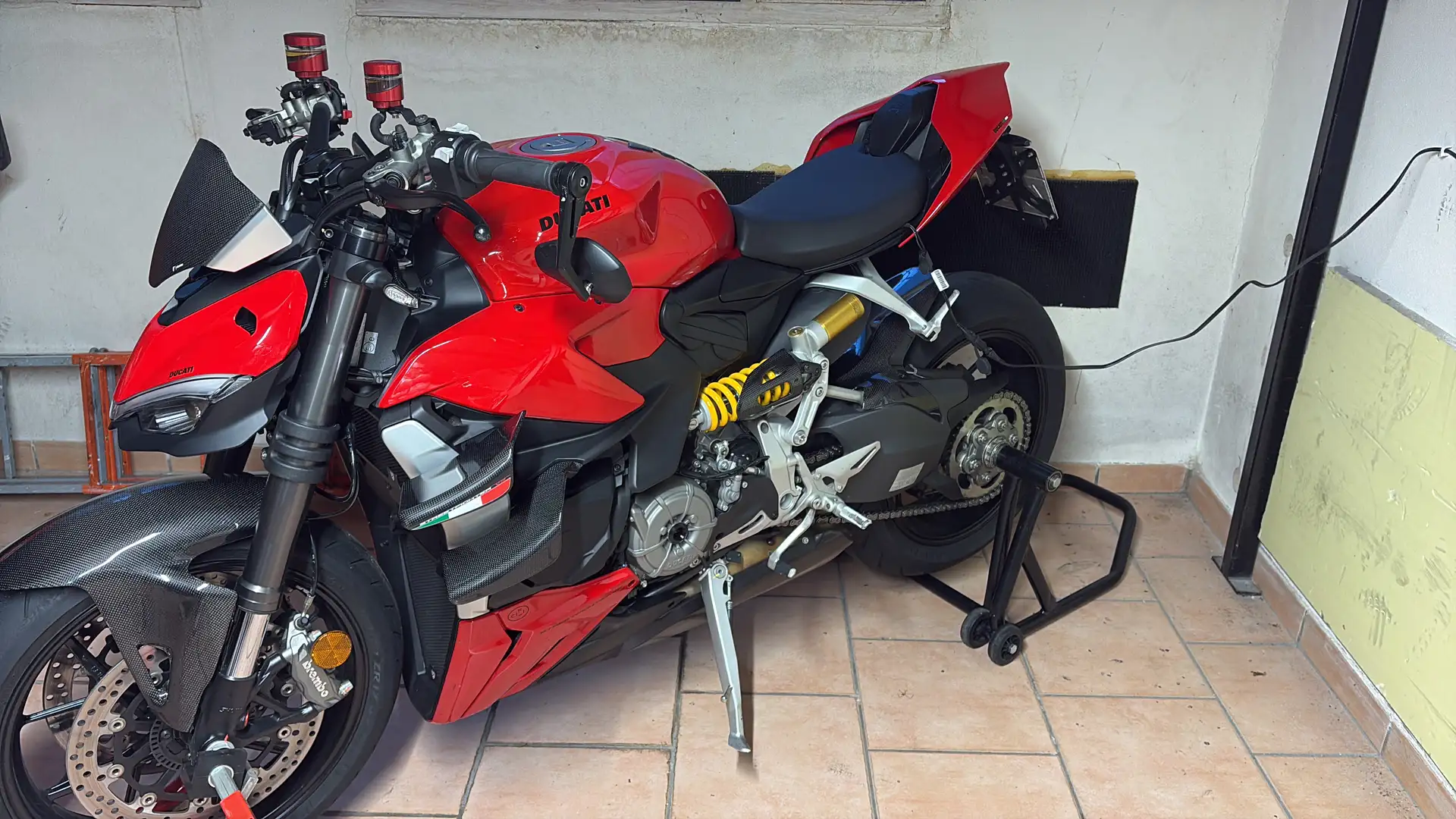 Ducati Streetfighter v2 - 2