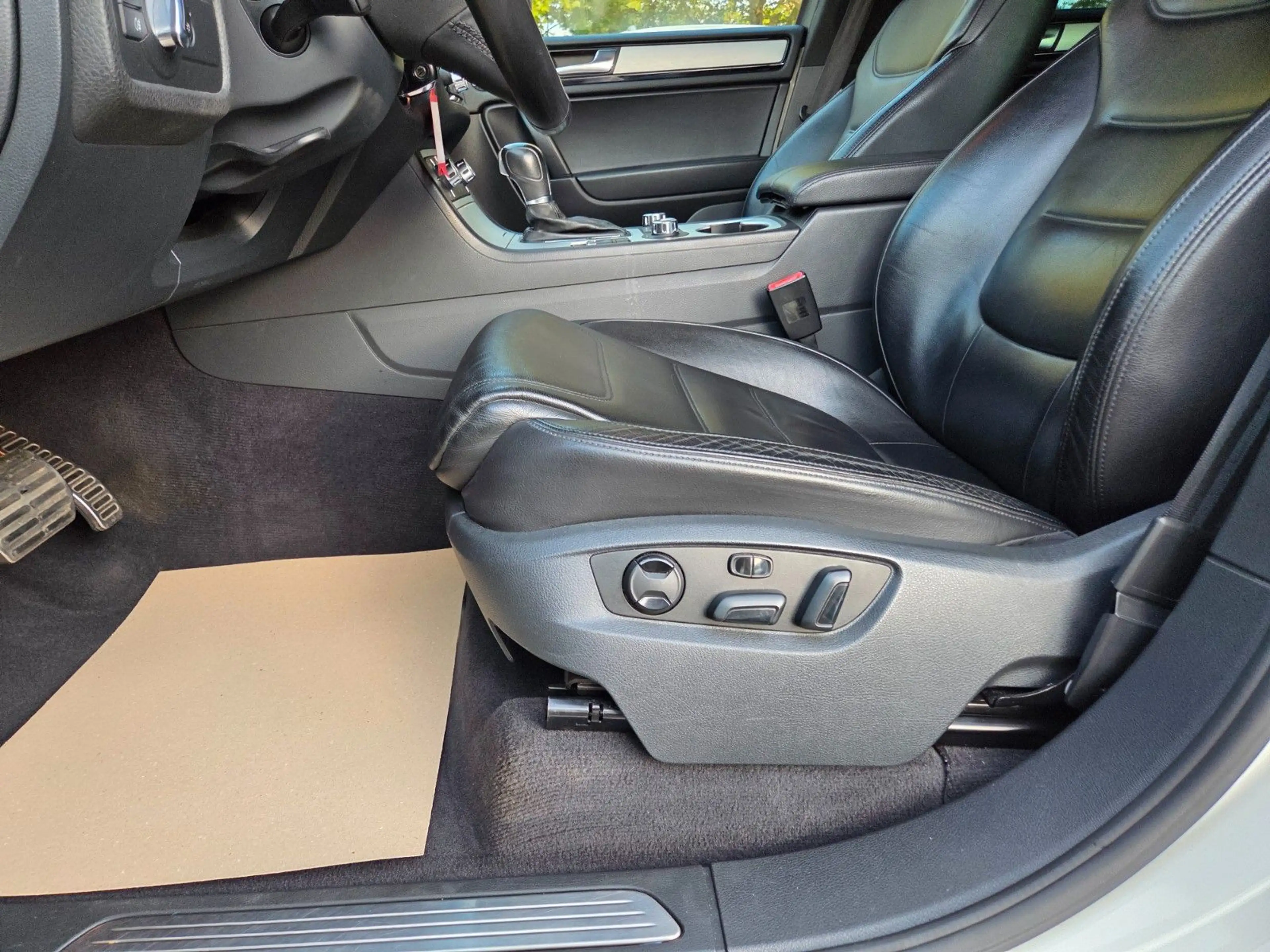 Volkswagen Touareg V6 TDI BMT +STANDHZG+AHK+KAMERA+ — photo 13