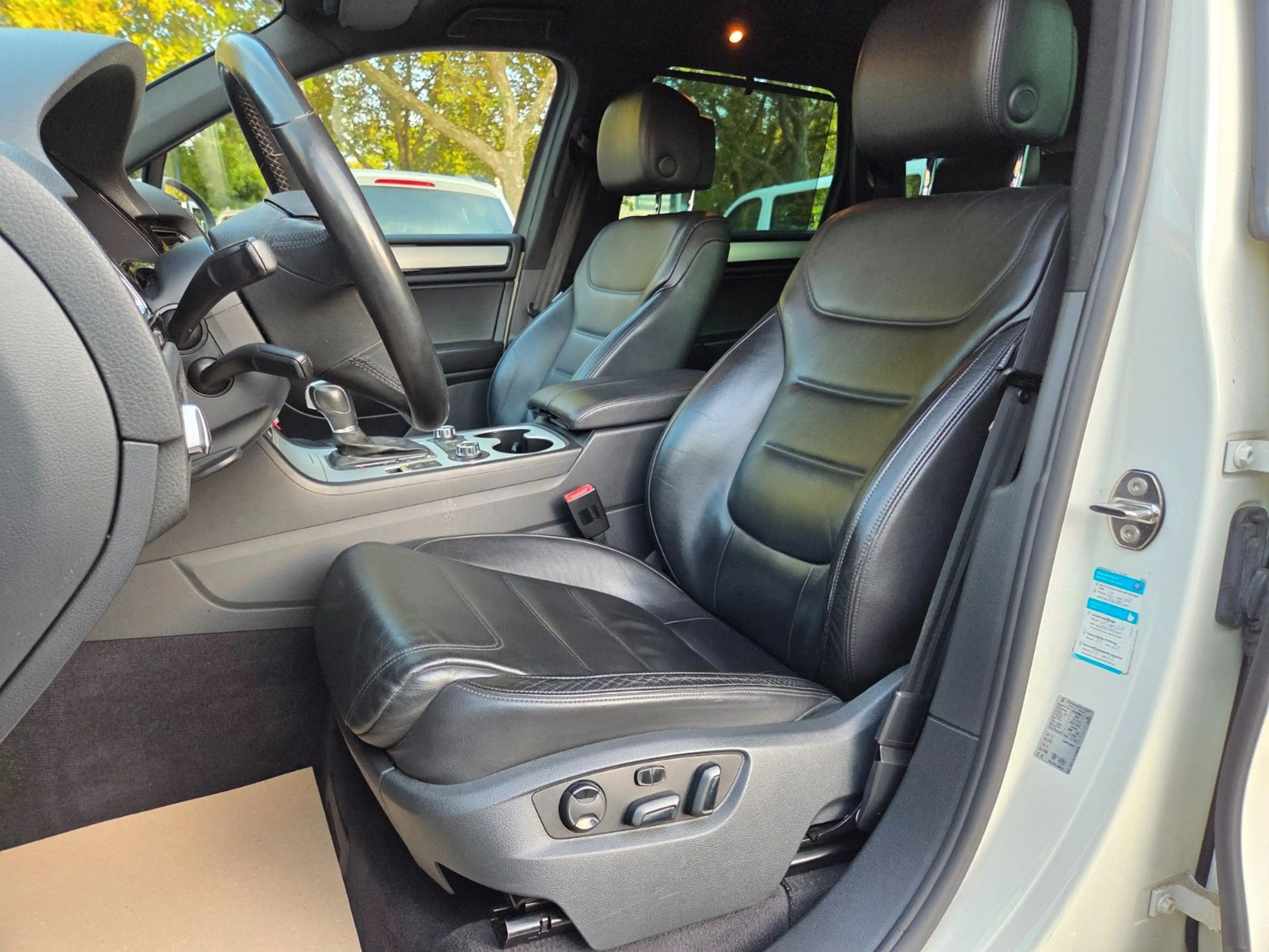 Volkswagen Touareg V6 TDI BMT +STANDHZG+AHK+KAMERA+ — photo 12