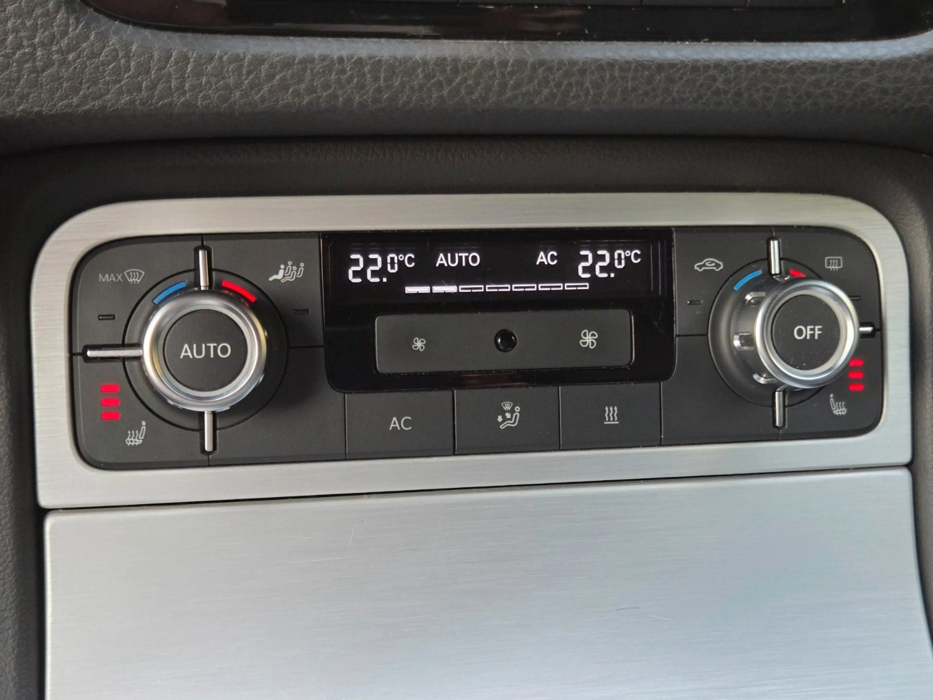 Volkswagen Touareg V6 TDI BMT +STANDHZG+AHK+KAMERA+ — photo 25