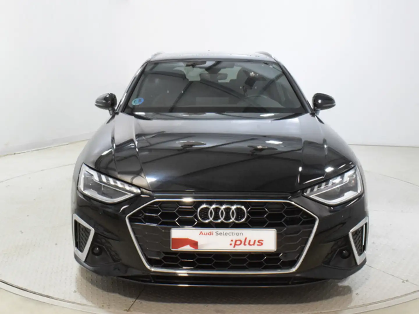 Audi A4 Avant 35 TDI S line S tronic 120kW Чорний - 2