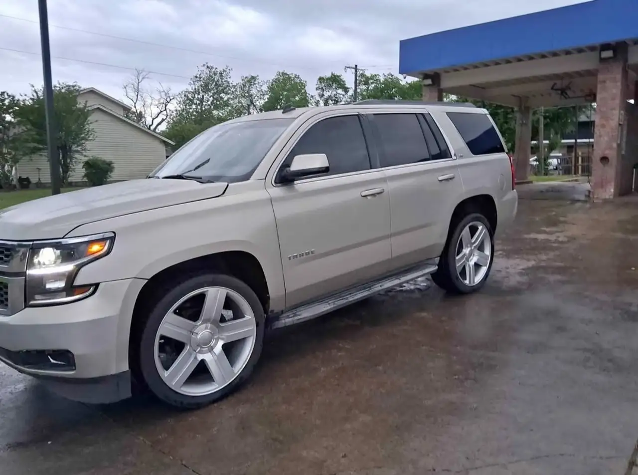Chevrolet Tahoe снимка Chevrolet Tahoe