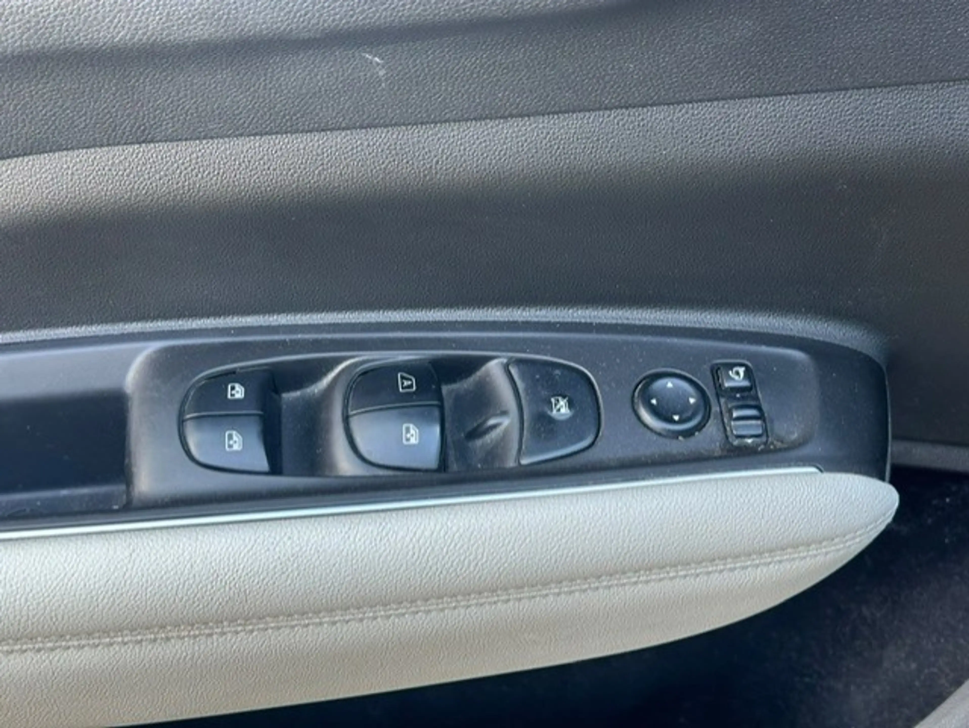 Renault Koleos Koleos 2.0 dCi 4WD Intens — photo 13