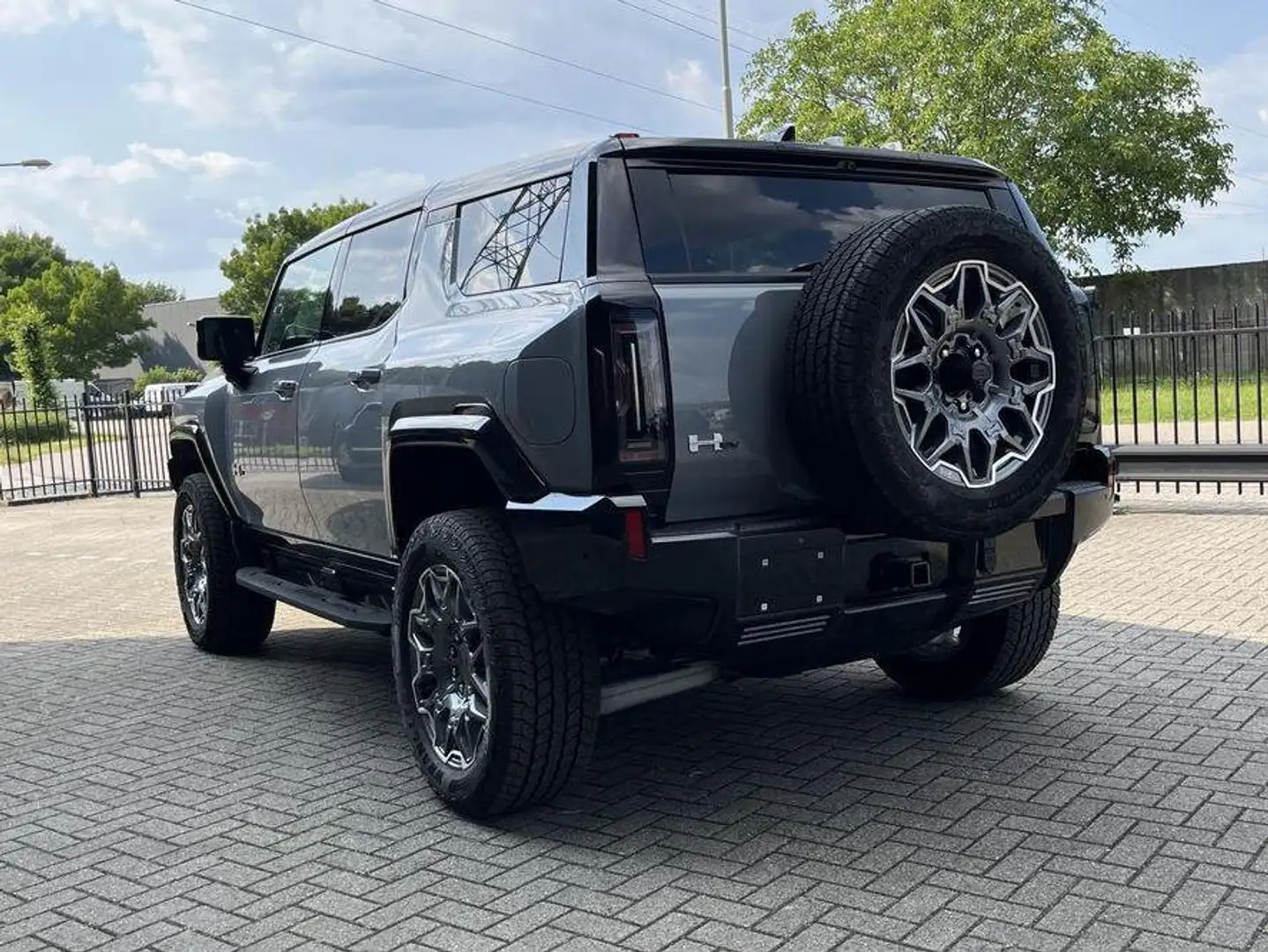 GMC Sonstige EV 3x e4WD Grau - 2