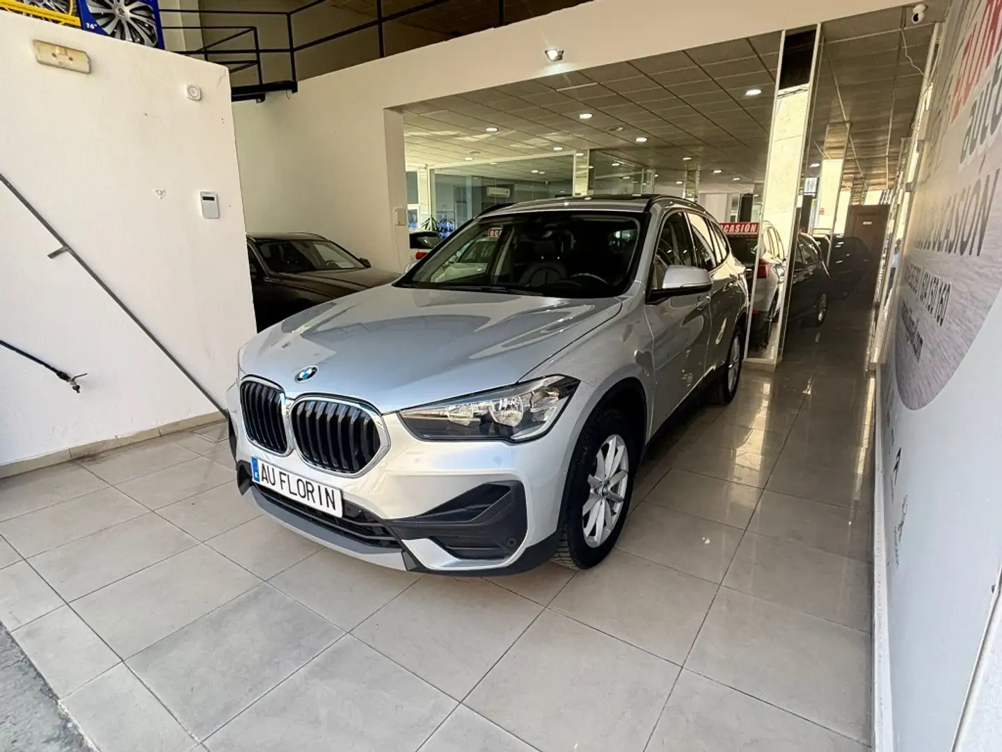 BMW X1 sDrive 18dA Gris - 2