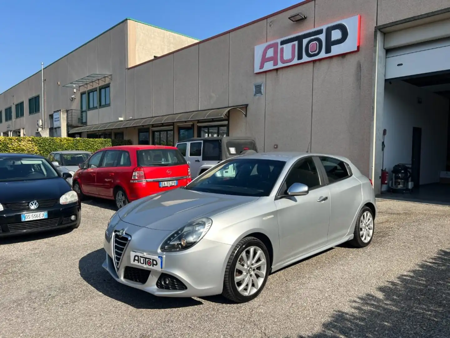 Alfa Romeo Giulietta 1.6 JTDm-2 105 CV Distinctive Plateado - 1