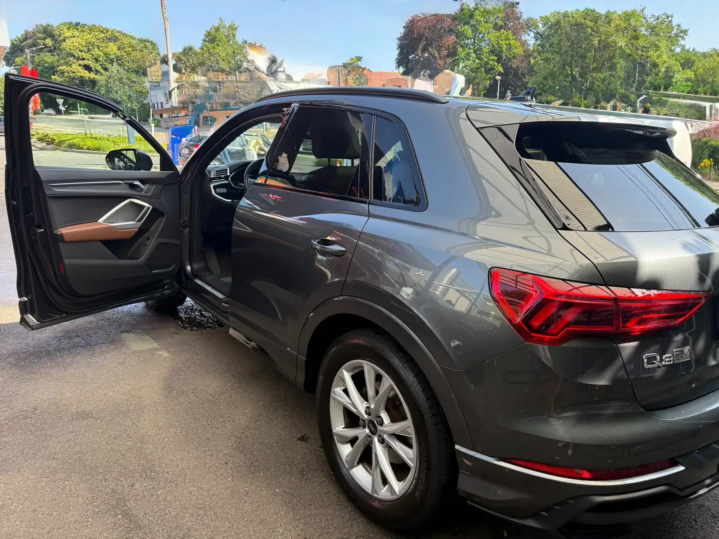 Audi Q3 Q3 35 TFSI Business Edition S line S-tronic Grijs - 2