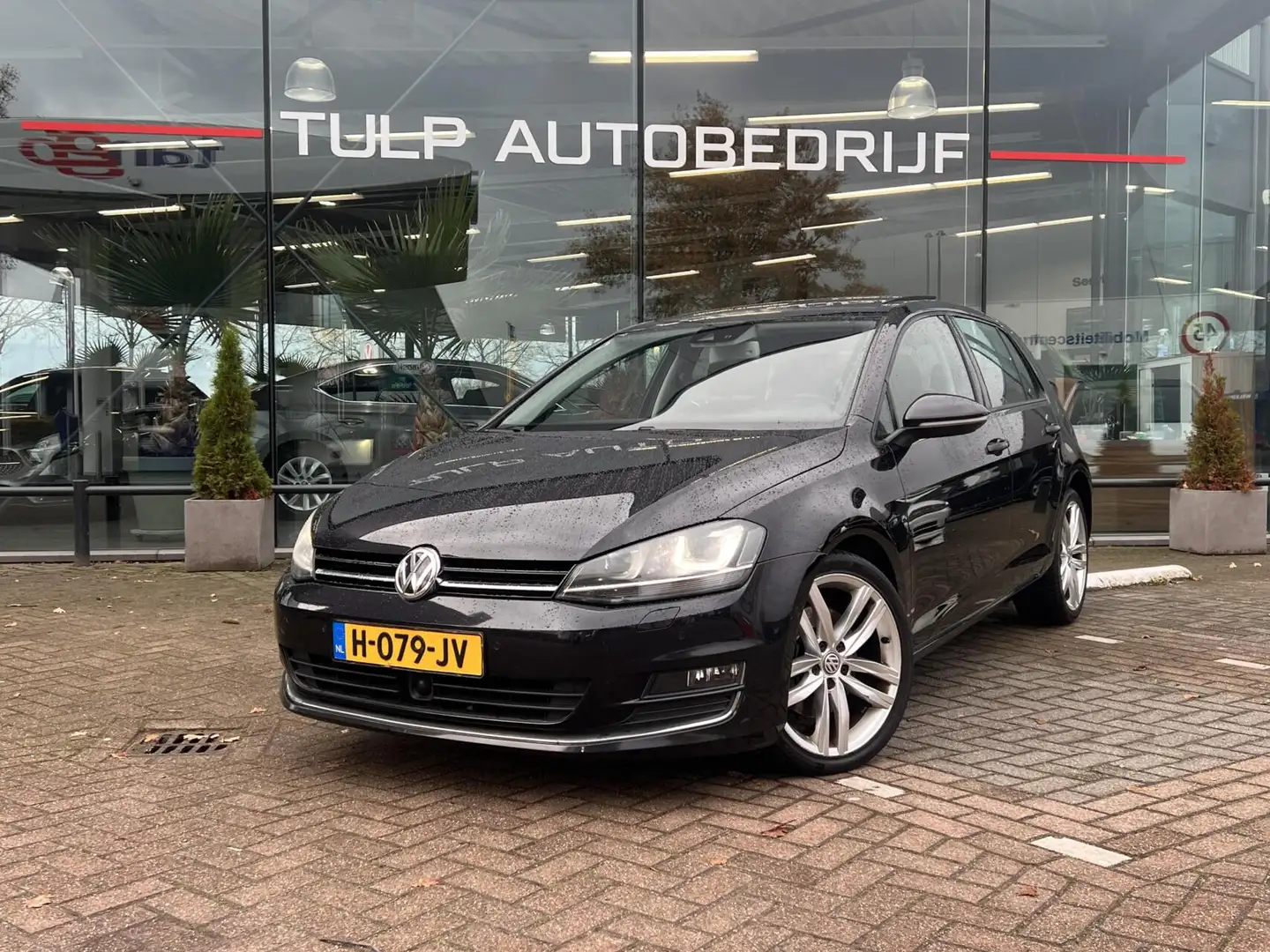 Volkswagen Golf 1.4 TSI ACT Highline 5Drs Automaat Pano Xenon Noir - 1