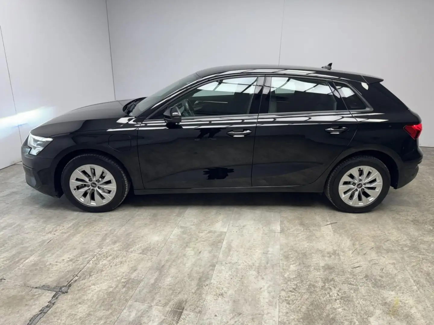 Audi A3 Sportback 40 TFSIe S-tronic S-line Klima Navi Schwarz - 2