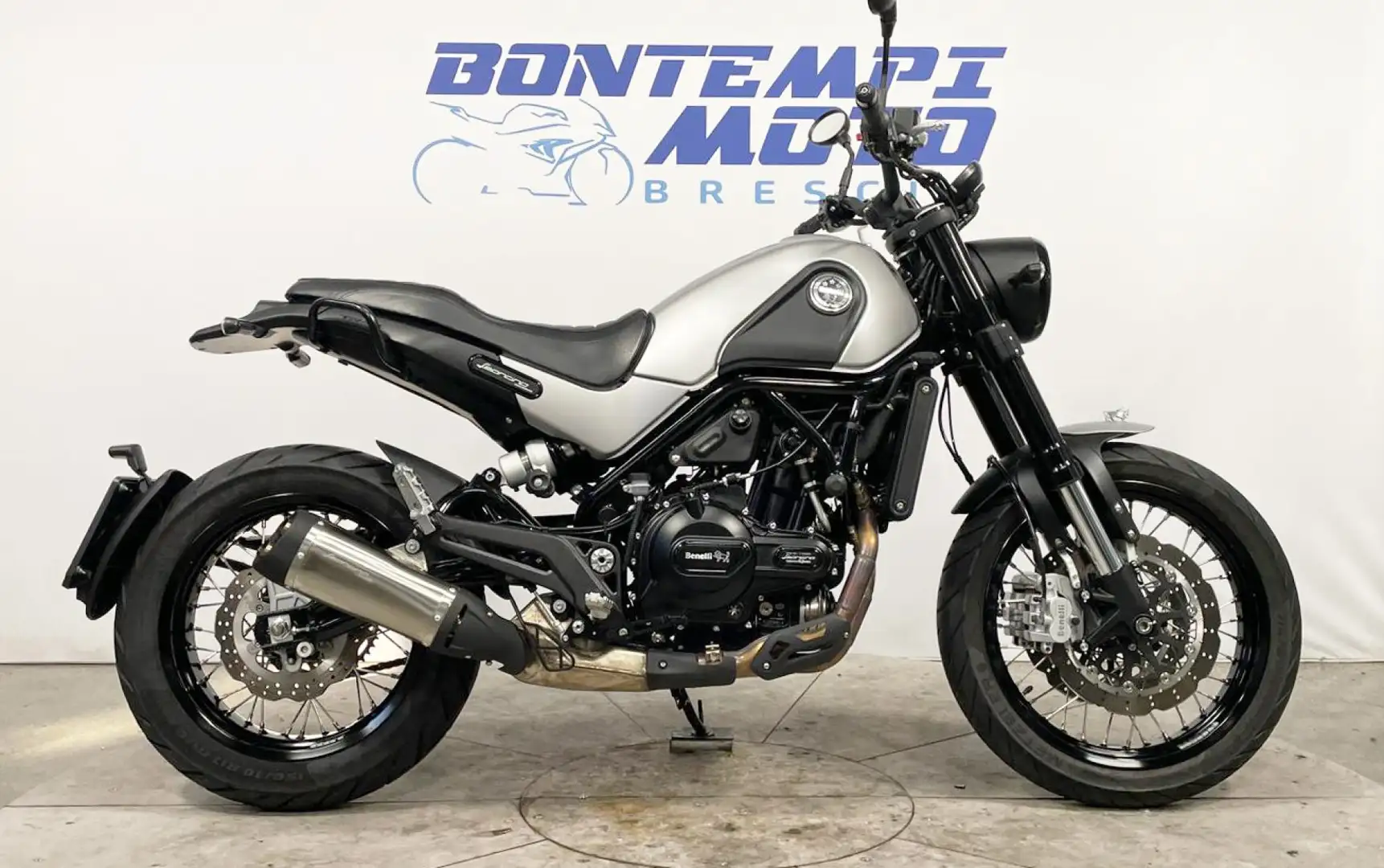Benelli Leoncino 500 2021 - KM. 15000 Argento - 1