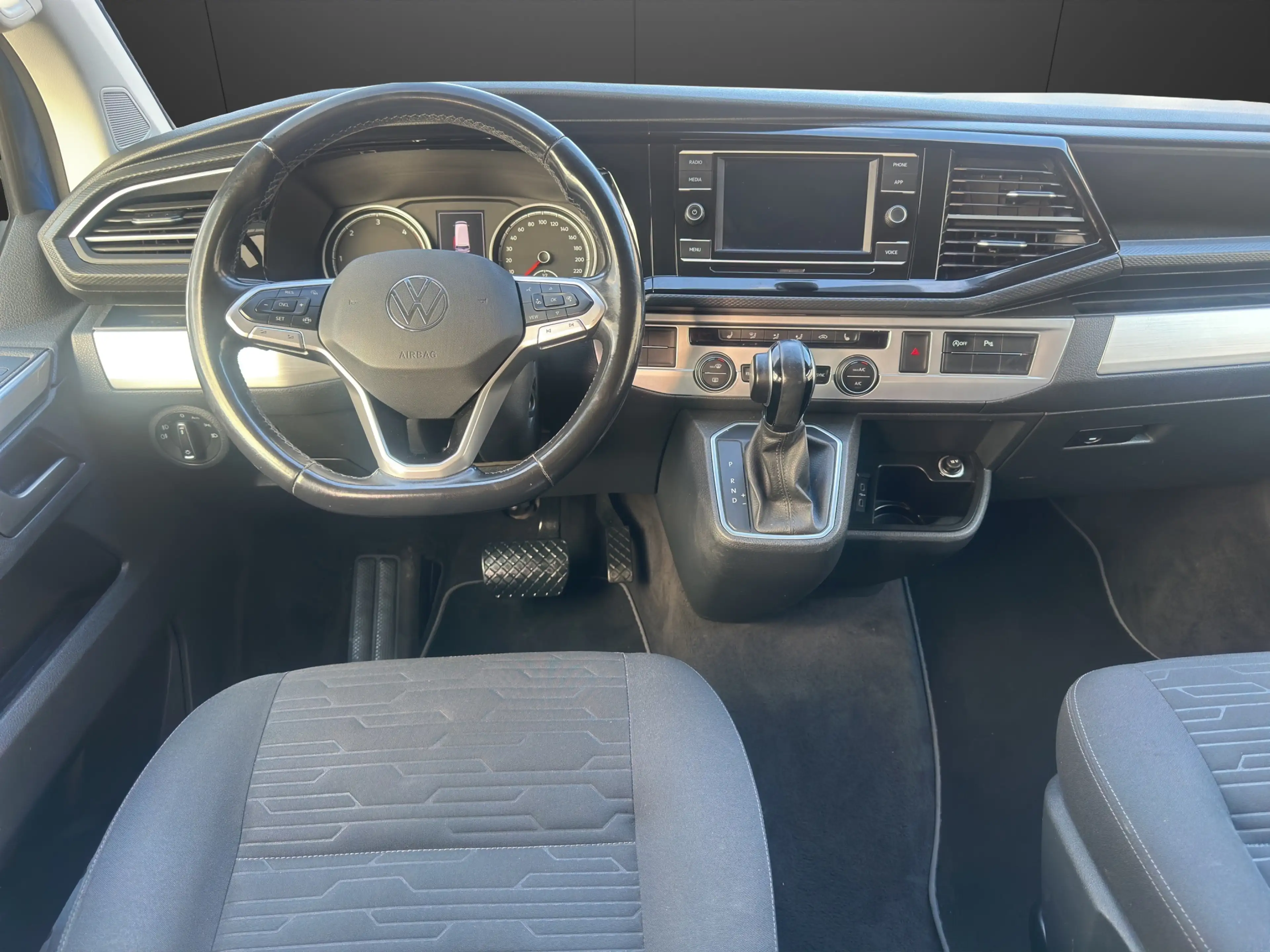 Volkswagen T6.1 Multivan Multivan Comfortline FWD*AHK*Standheizung — photo 14