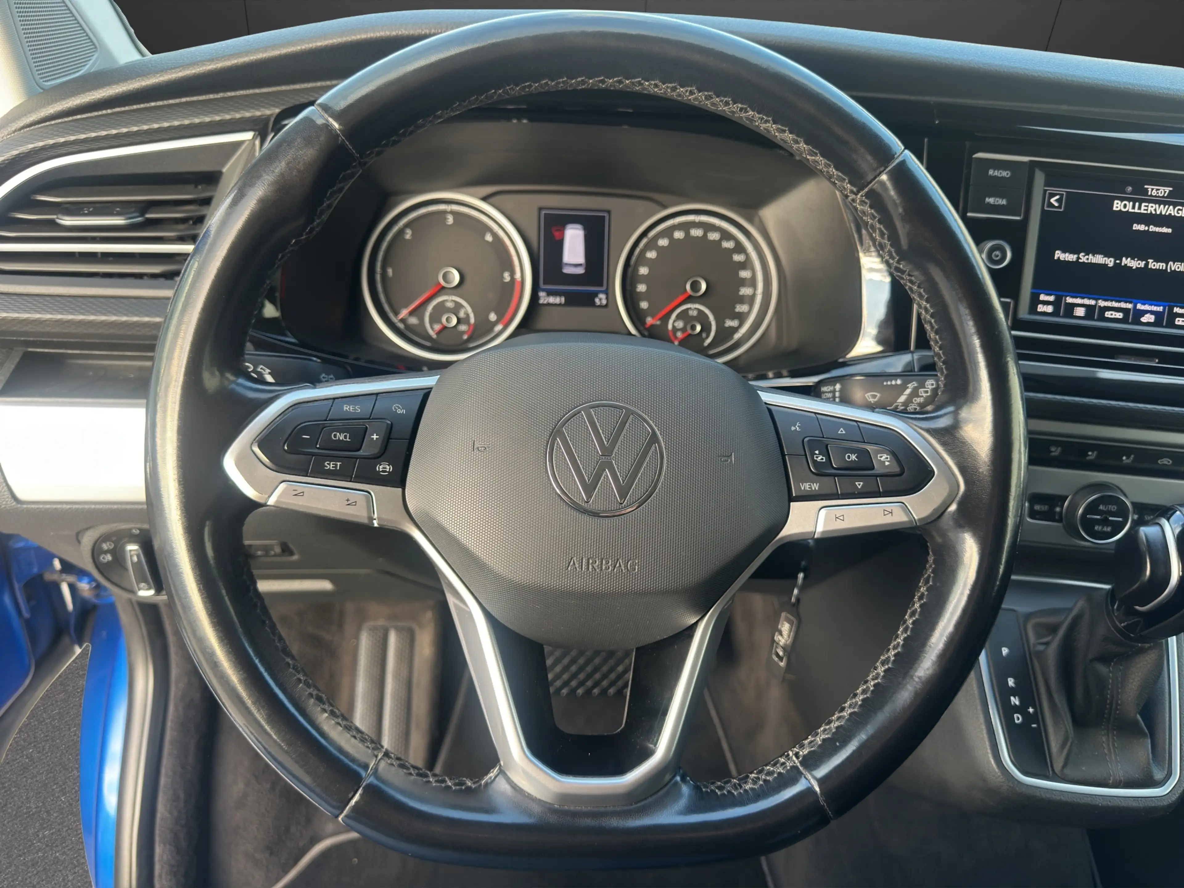 Volkswagen T6.1 Multivan Multivan Comfortline FWD*AHK*Standheizung — photo 11